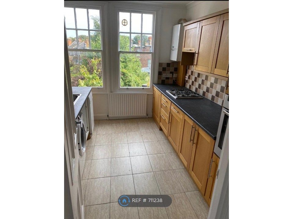 Property photo 3 of 11 Kitchen