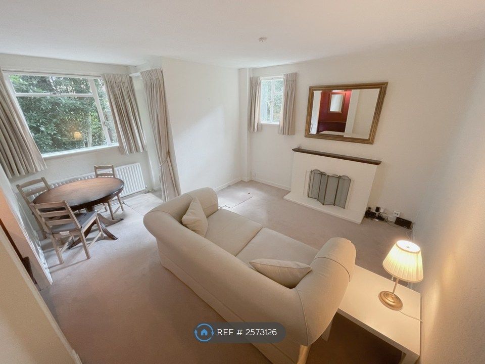 Property photo 1 of 9 Salon