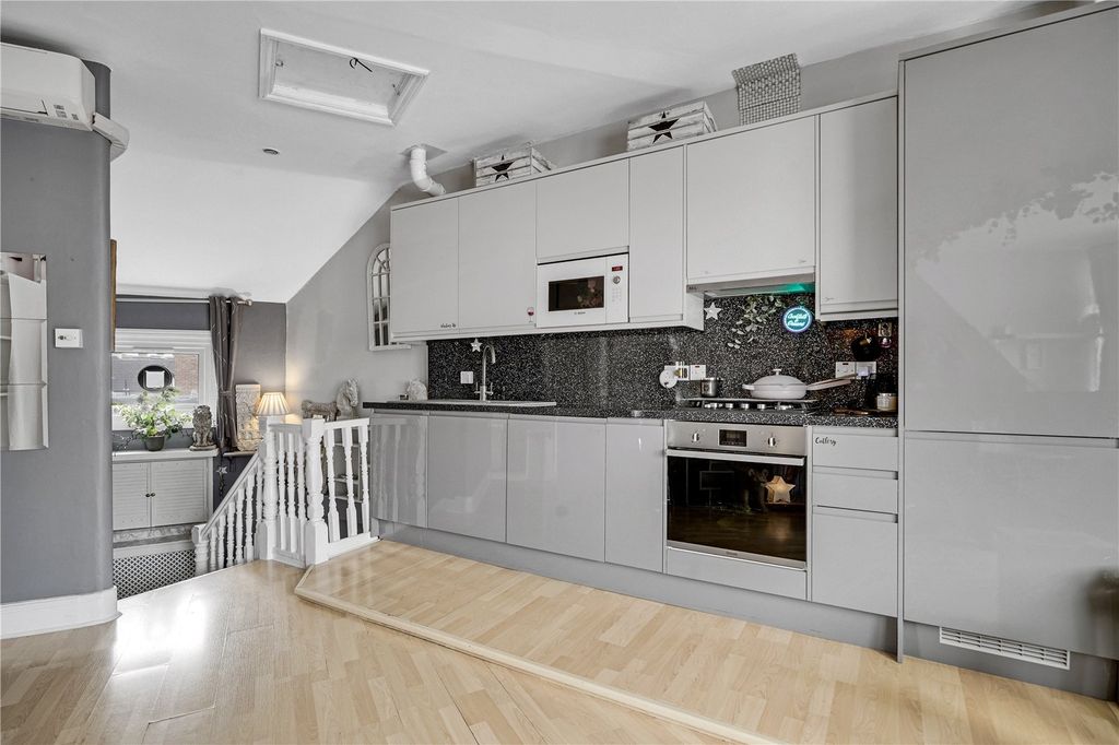Property photo 2 of 8 Picture No. 04