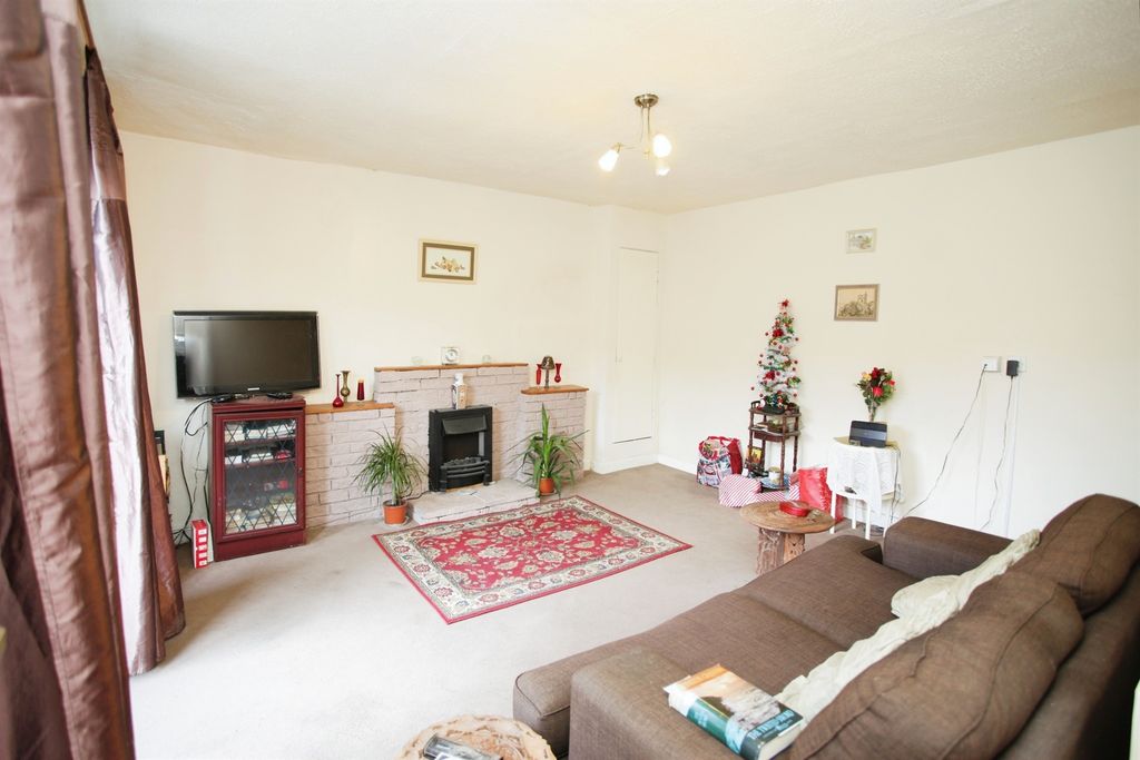 Property photo 1 of 17