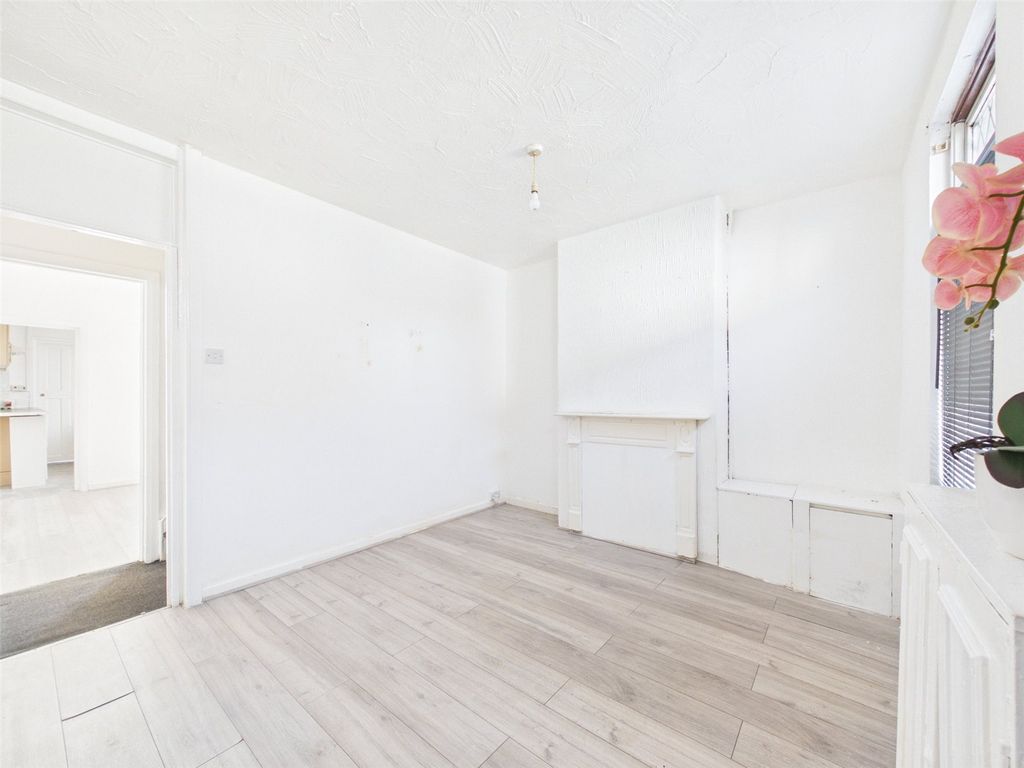 Property photo 2 of 11 Picture No. 08