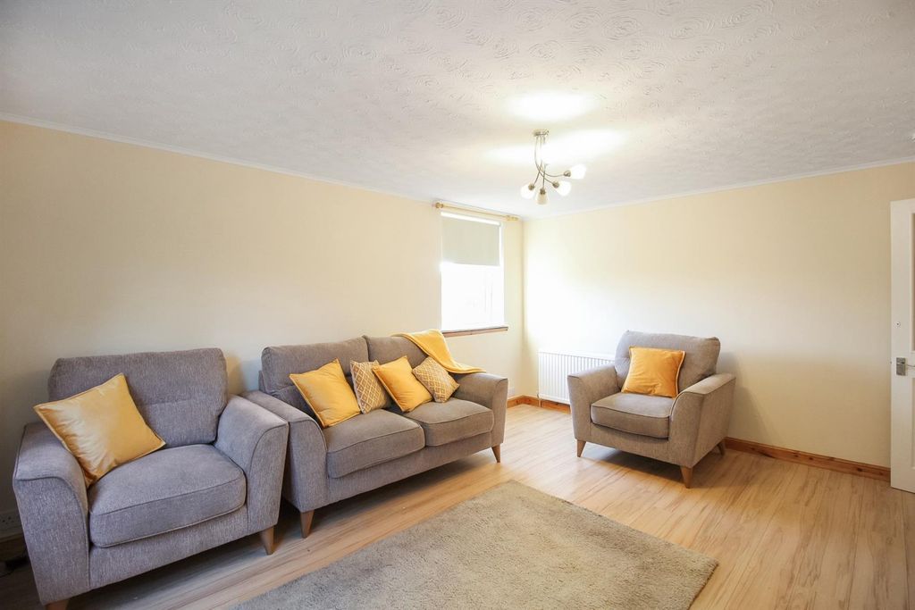 Property photo 2 of 15 02 - Lounge 2.Jpg