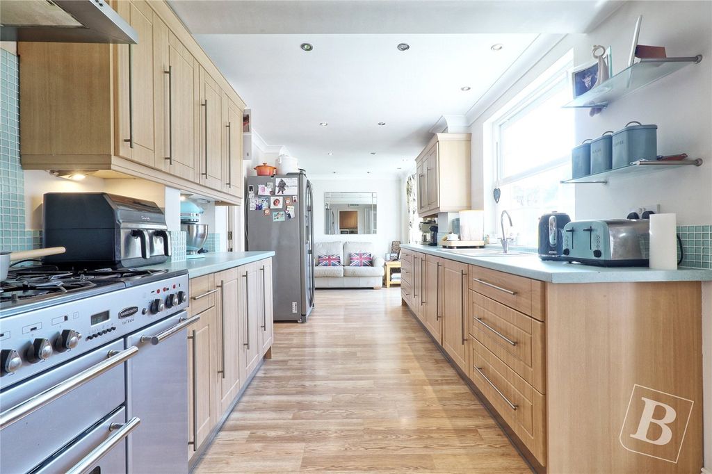 Property photo 3 of 21 Picture No. 10