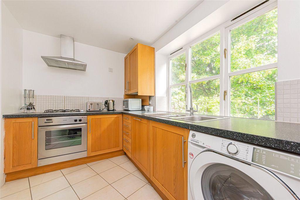 Property photo 1 of 21 Picture No. 33