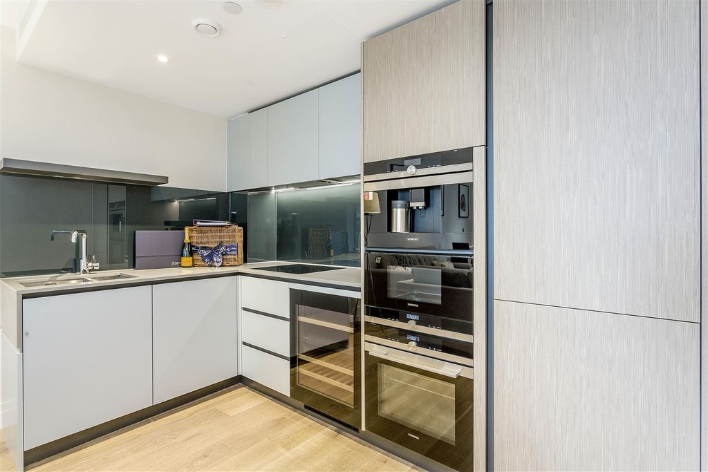 Property photo 3 of 16 Kitchen.Jpg