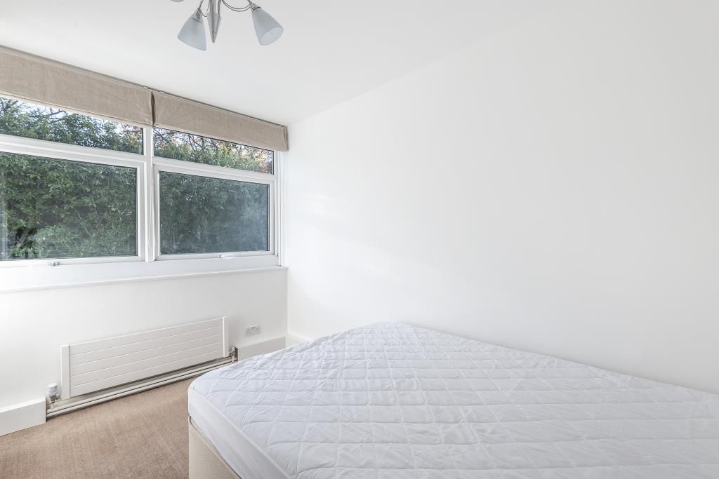 Property photo 2 of 10 Bedroom