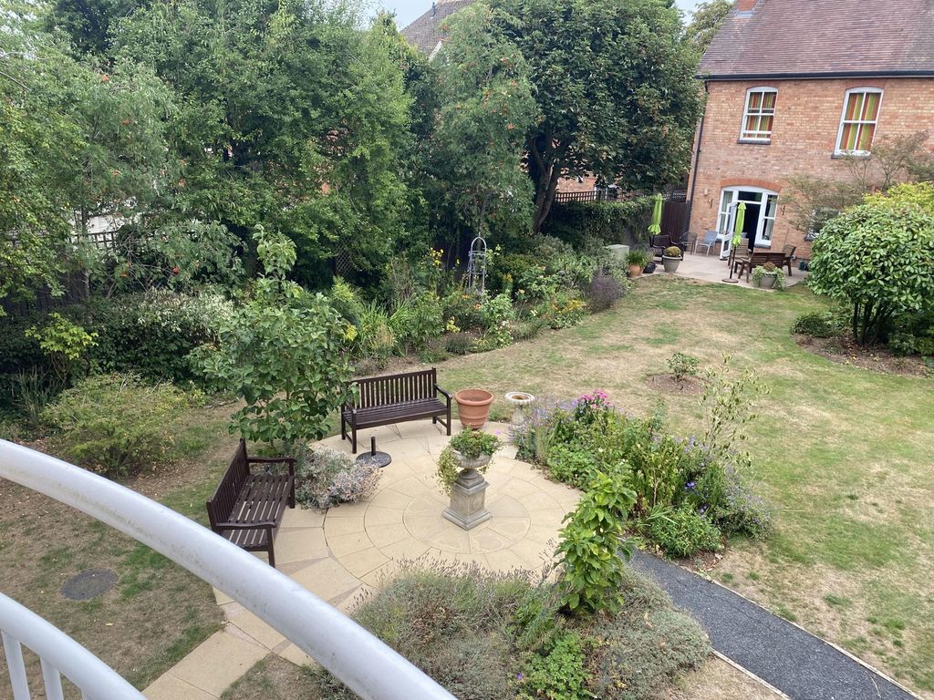 Property photo 3 of 12