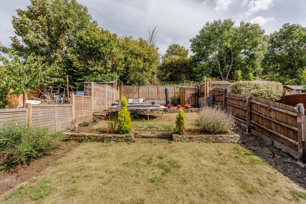 Property photo 3 of 24 105
