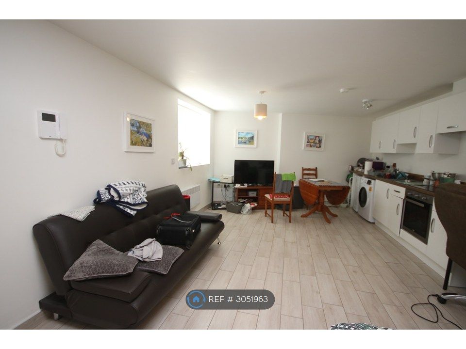 Property photo 3 of 5 Living Space 2
