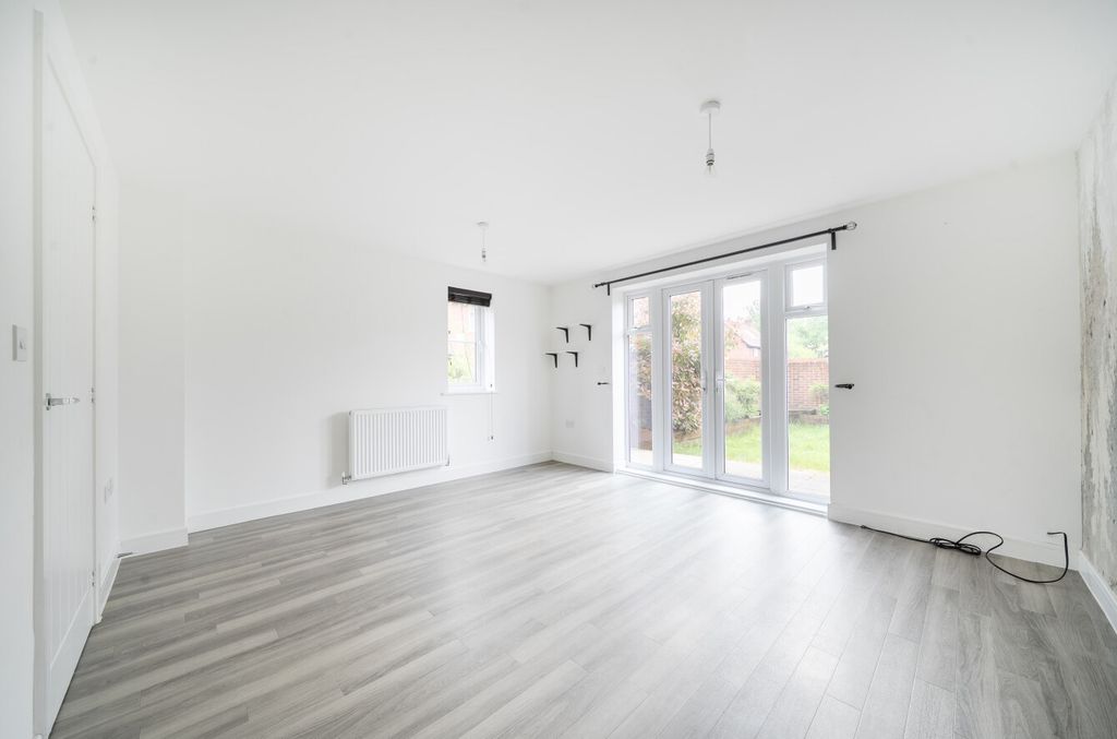 Property photo 2 of 16 1456281-5-69F9F0E...