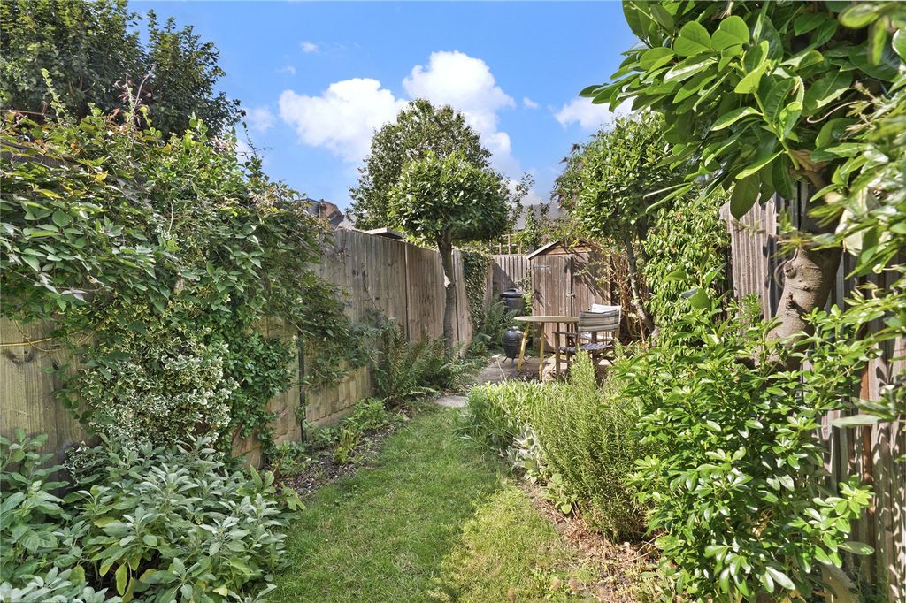 Property photo 2 of 21 Picture No. 22