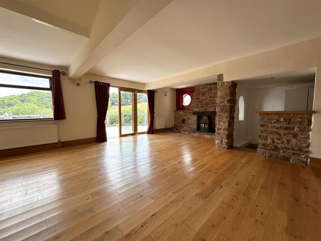 Property photo 3 of 50