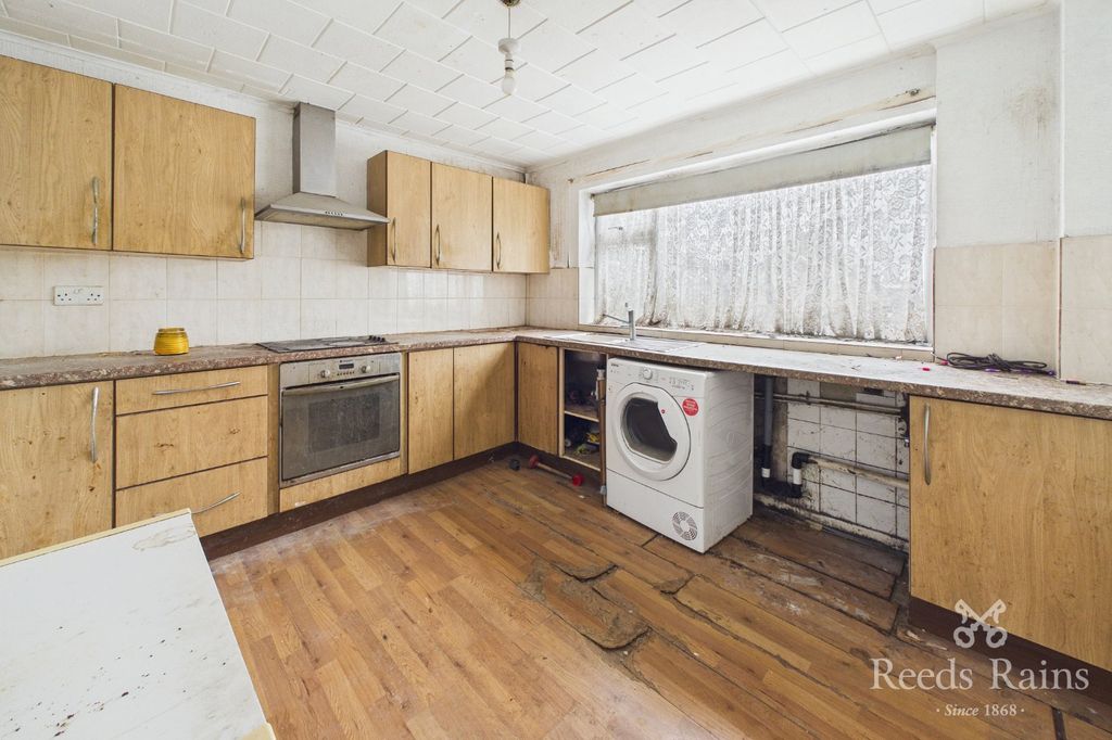 Property photo 3 of 11 Photo