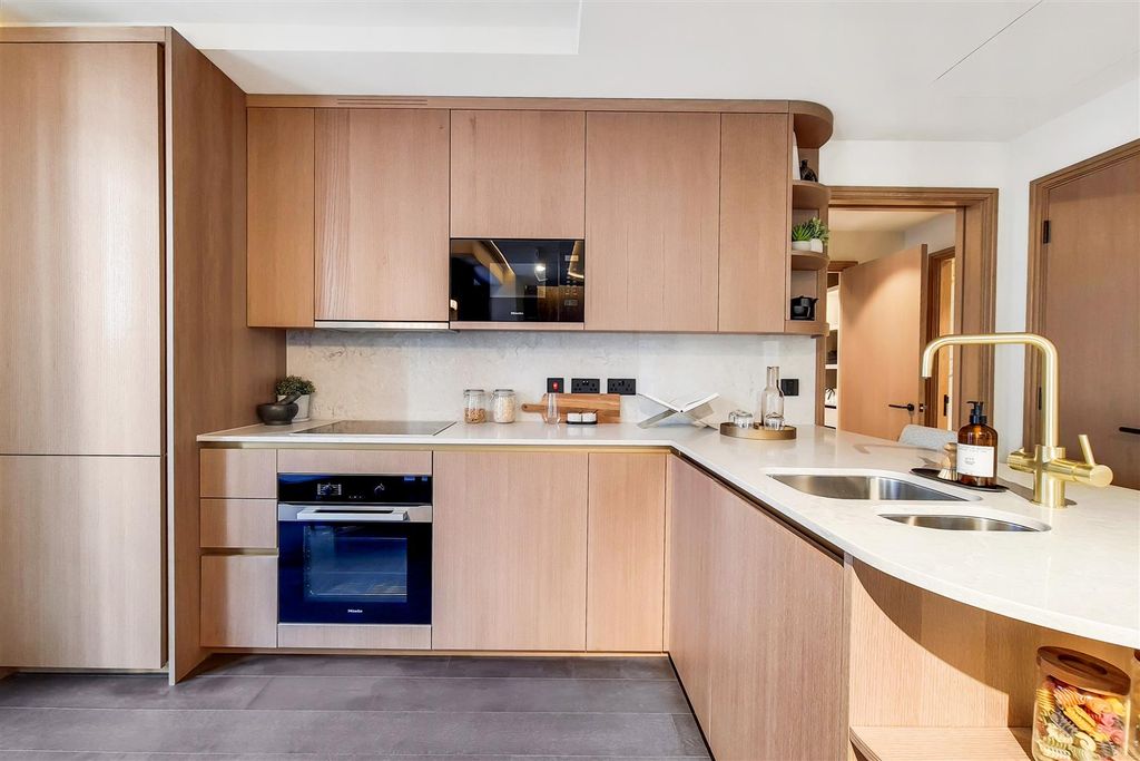 Property photo 2 of 12 3_Kitchen Reception-2.Jpg