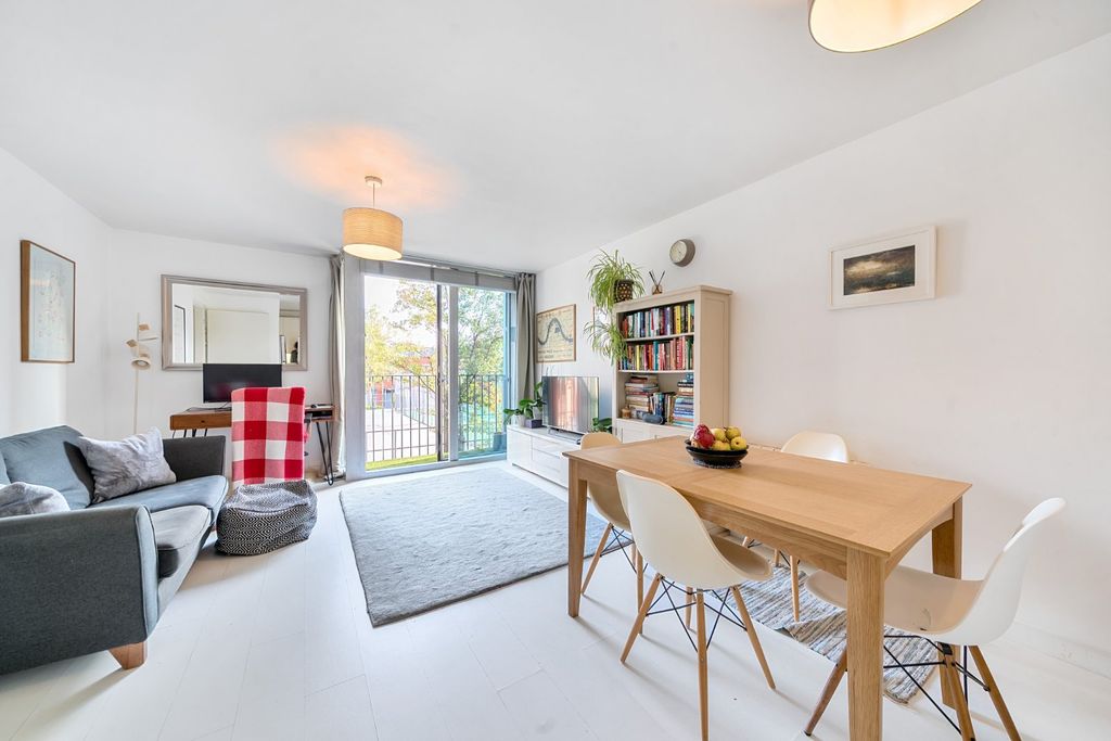 Property photo 1 of 19 Picture No. 02