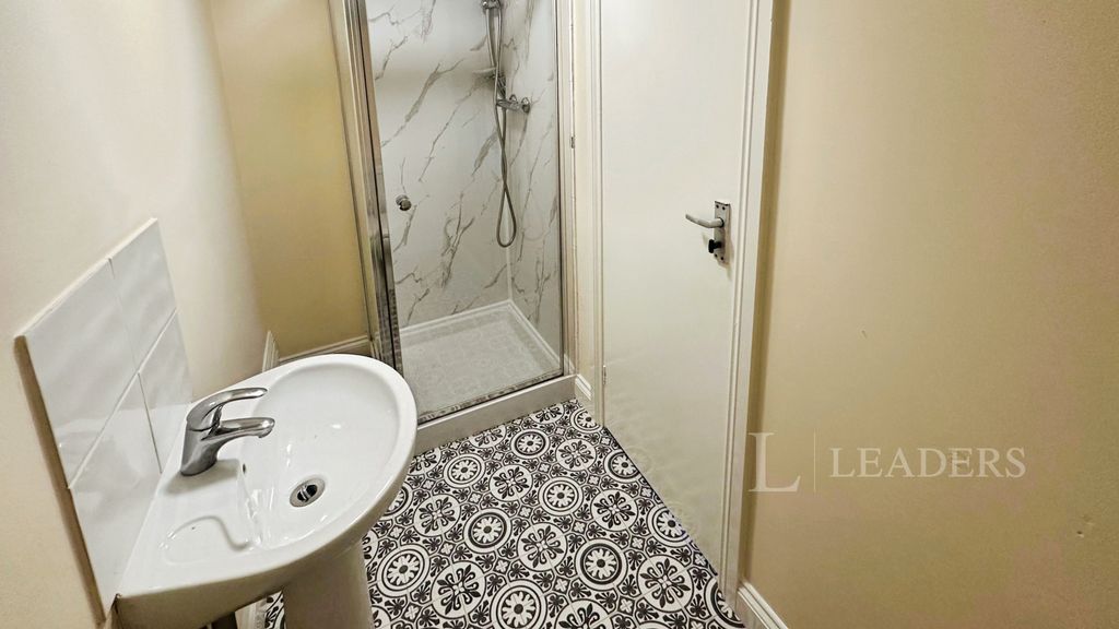 Property photo 1 of 16 4.