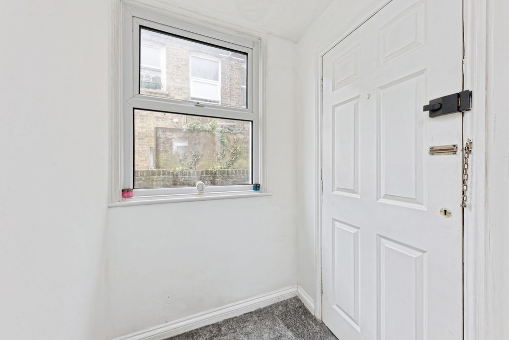 Property photo 2 of 12 Pbox-Img.Jpg