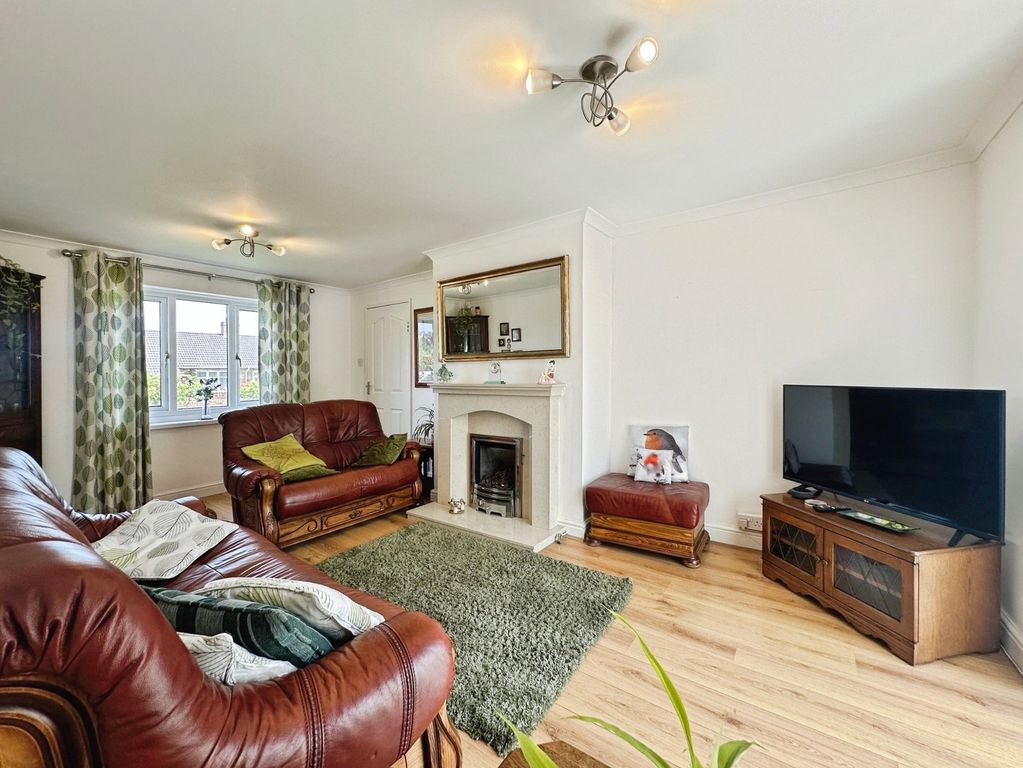 Property photo 2 of 34