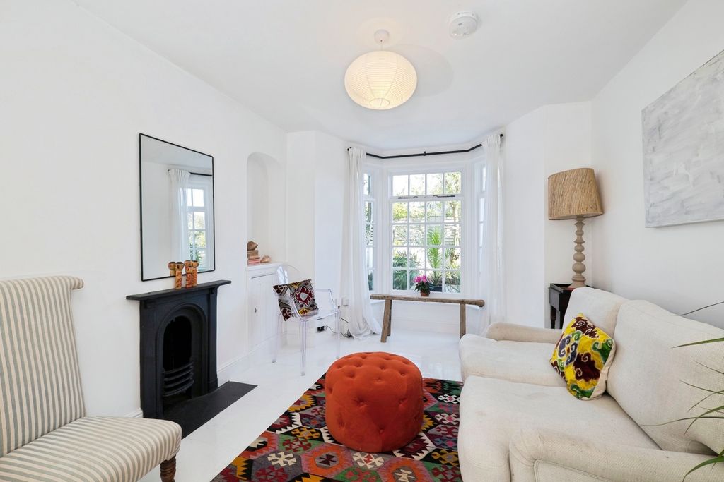 Property photo 2 of 20 Photo