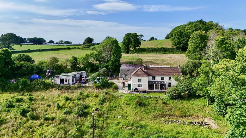 Property photo 1 of 21