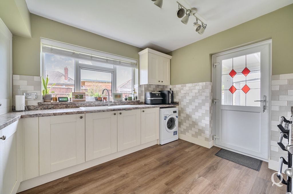 Property photo 2 of 25 76d3c3c4-c24d-430...