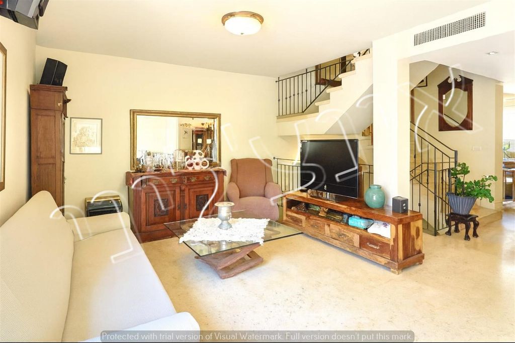 Property photo 1 of 5 Special And Renovated Semi Detached House