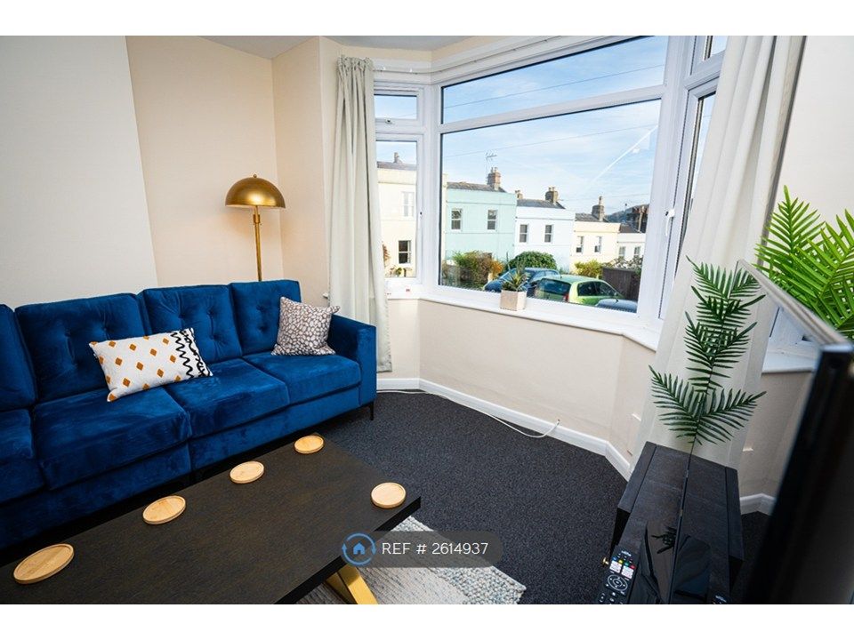 Property photo 3 of 35