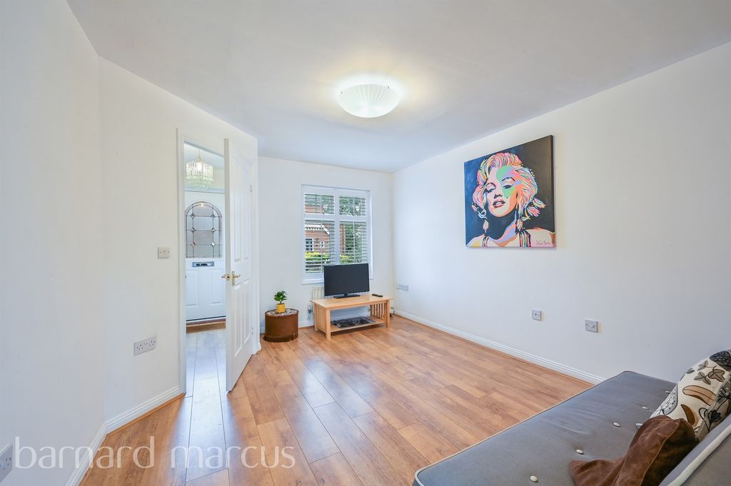 Property photo 3 of 12