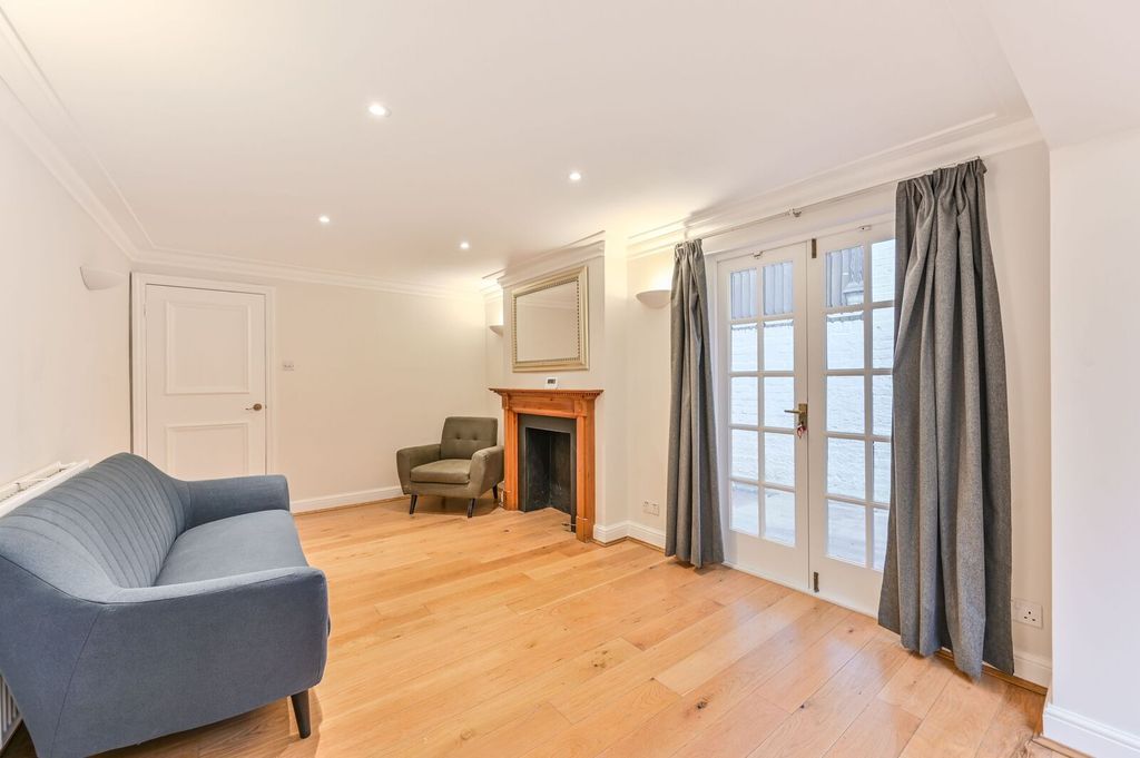 Property photo 2 of 12