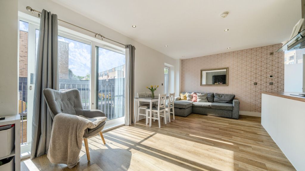 Property photo 1 of 22