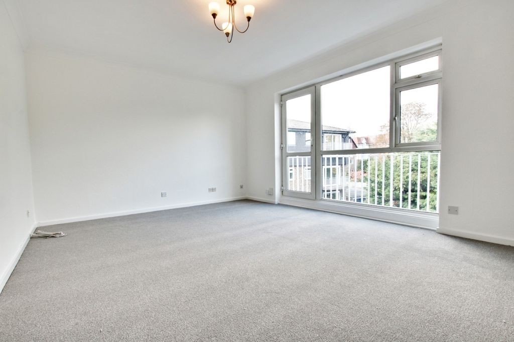 Property photo 2 of 10 4031922