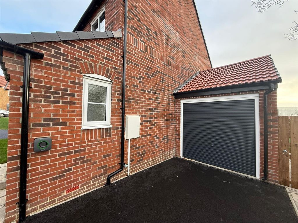 Property photo 2 of 16 7Abc7c16-93F8-41E7-8Acd-03De92B26d2B.Jpg