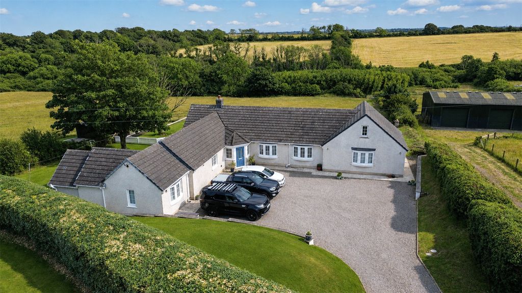 Property photo 1 of 37 Picture No. 38