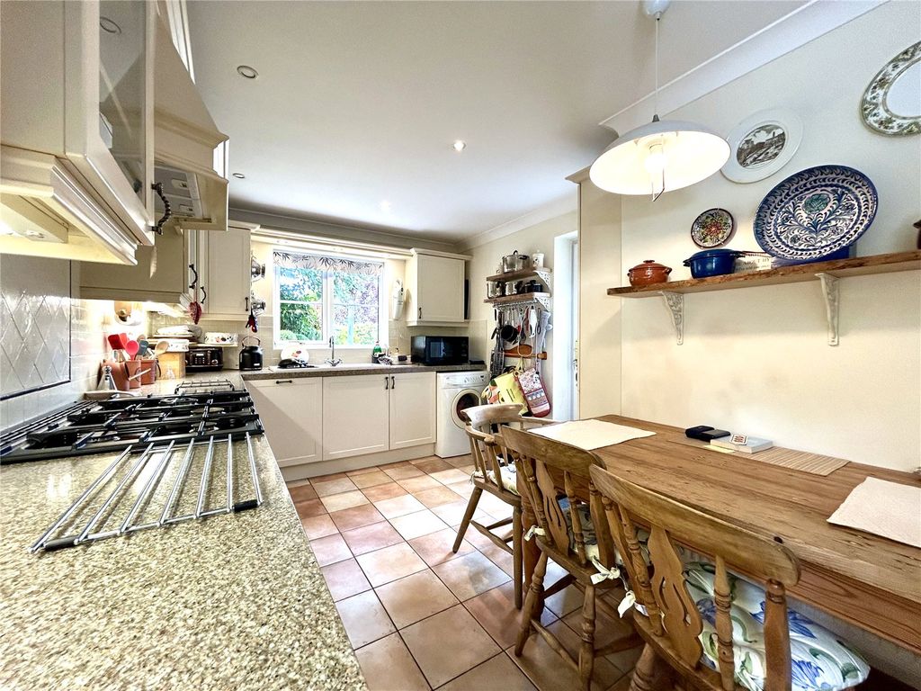 Property photo 3 of 17 Picture No. 27