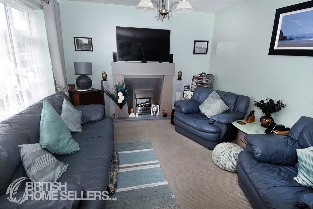 Property photo 3 of 11 Picture No. 12