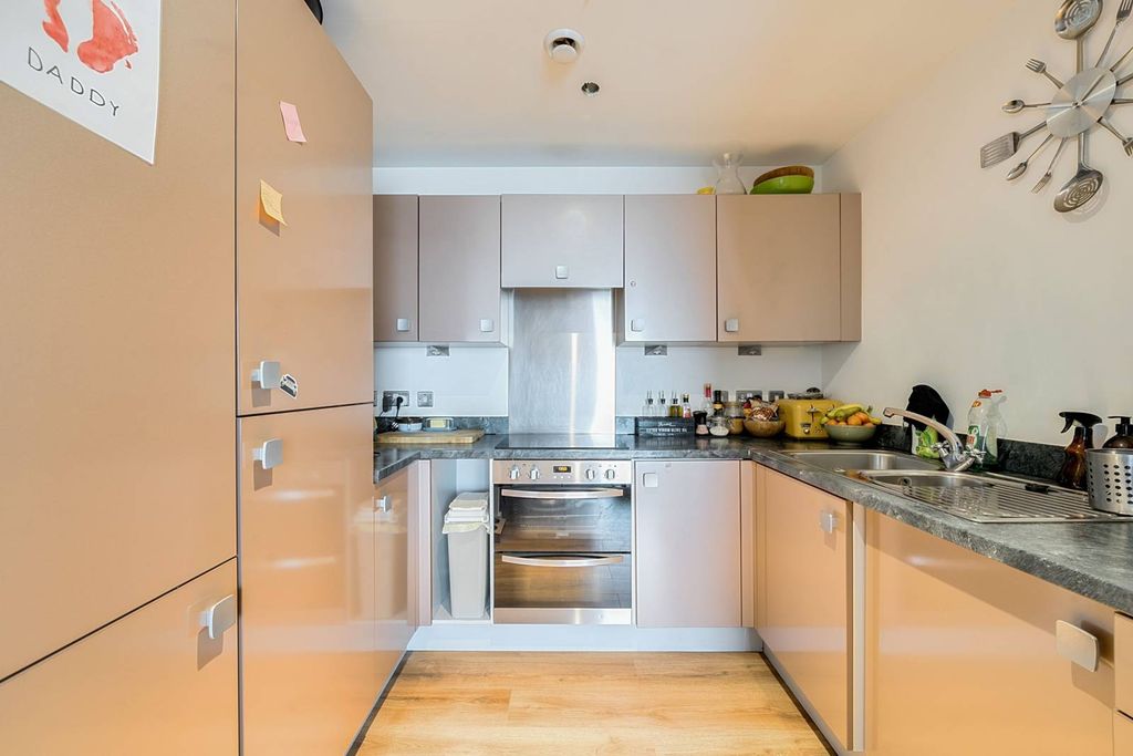 Property photo 3 of 6