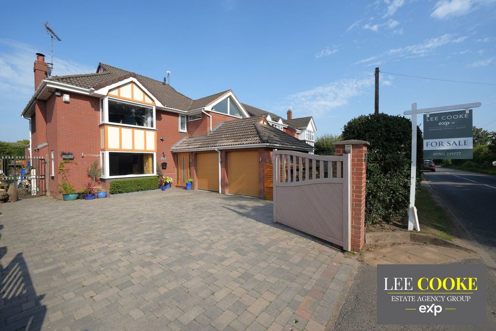 Property photo 2 of 52