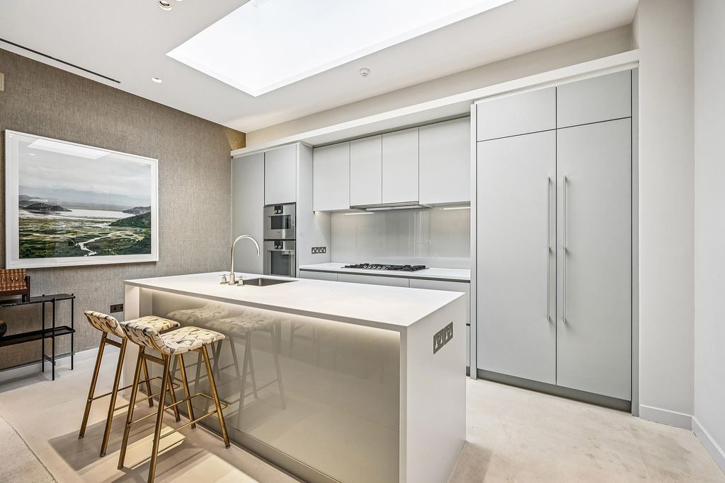 Property photo 3 of 9 Image