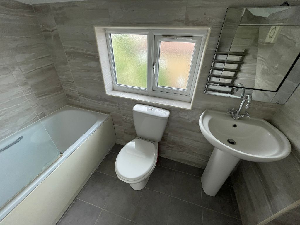 Property photo 3 of 4 Bathroom