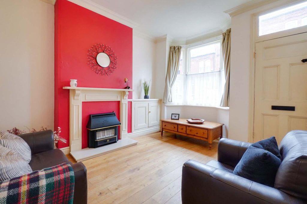 Property photo 2 of 17