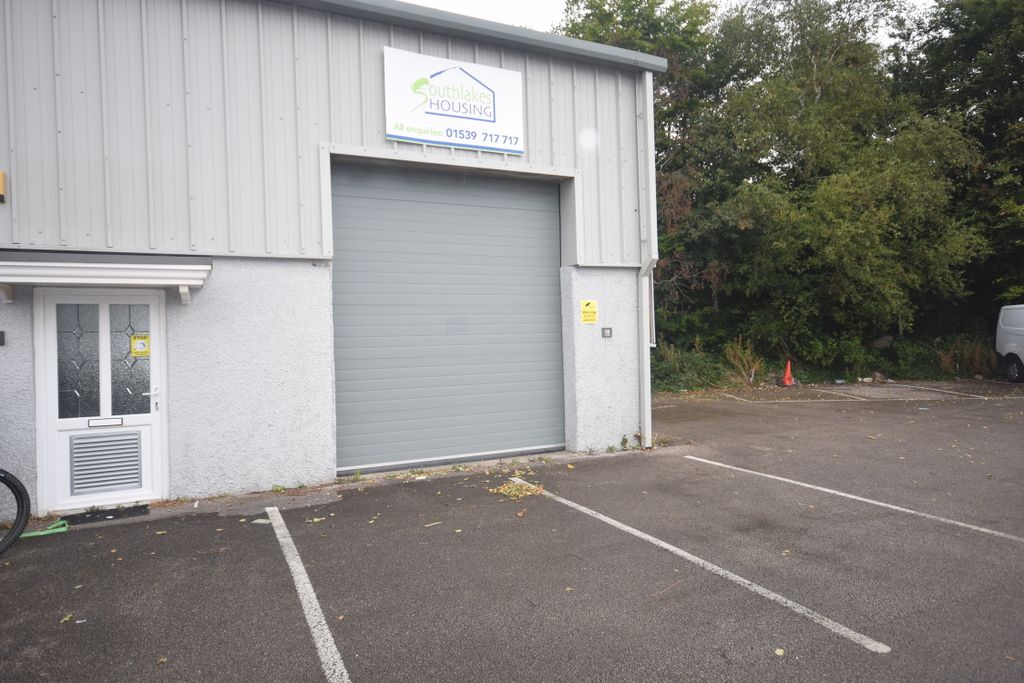 Property photo 2 of 10 Frontage