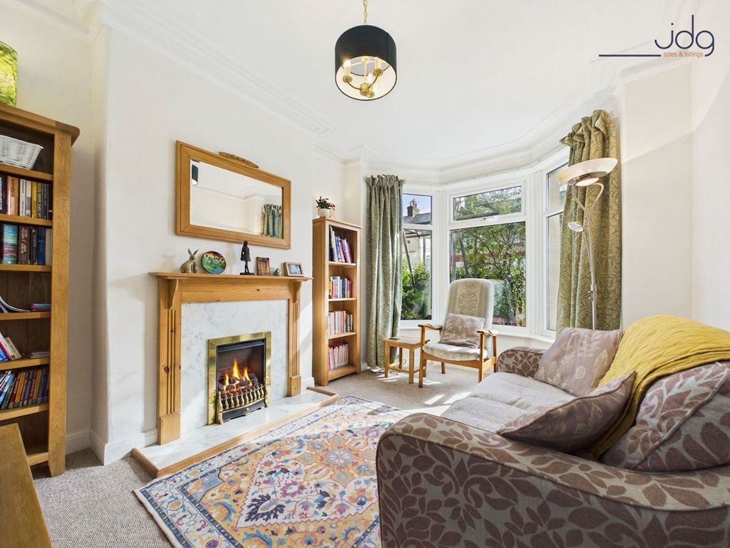 Property photo 3 of 10 The Bay Fronted Lounge