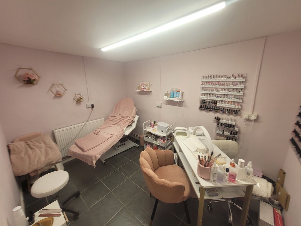 Property photo 3 of 7 Photo 6