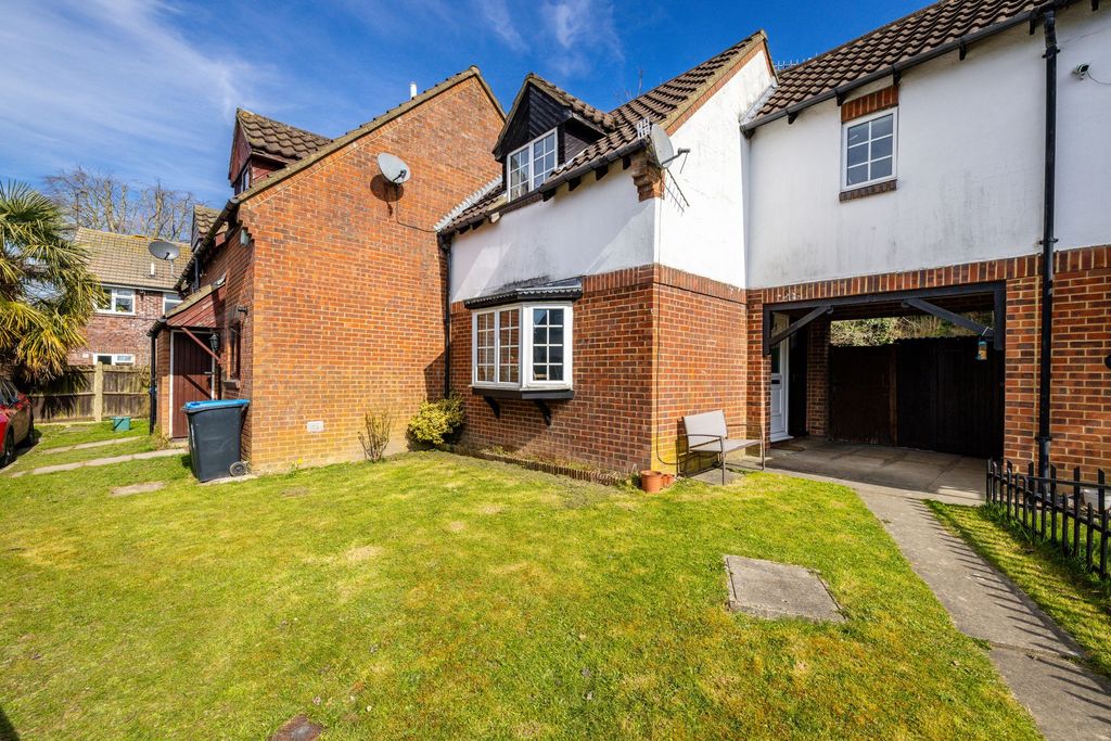 Property photo 1 of 8