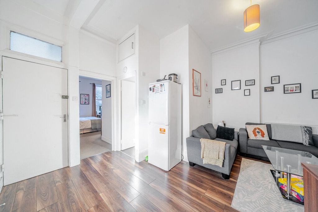 Property photo 1 of 17 Picture No. 08