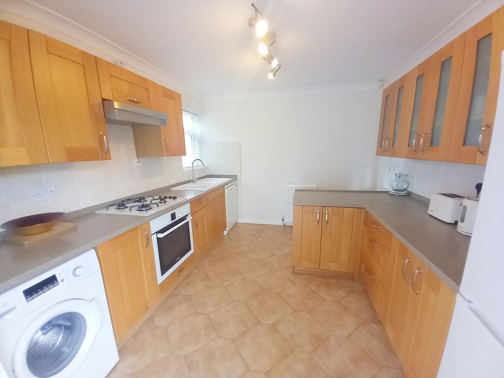 Property photo 2 of 15 Kitchen