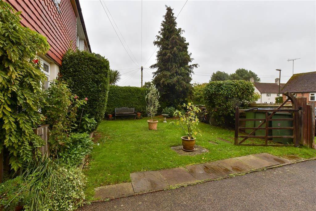 Property photo 2 of 12 Front Garden