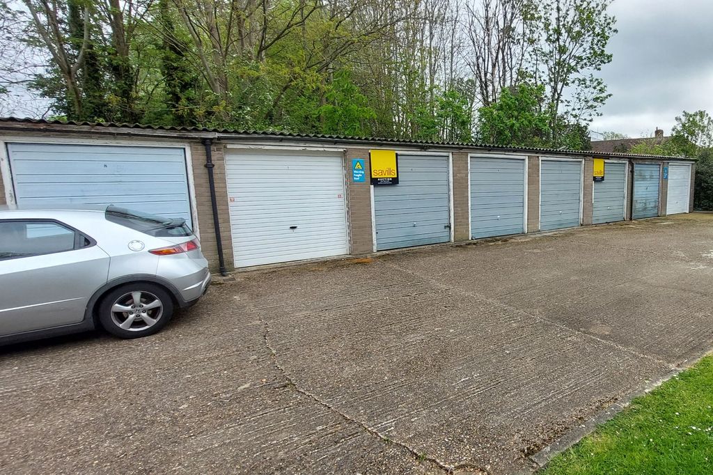 Property photo 3 of 5 Garages 3,4,5,6,7,8  The Chestnuts, Gwydor Road, Beckenham, Kent, Br3 4Du