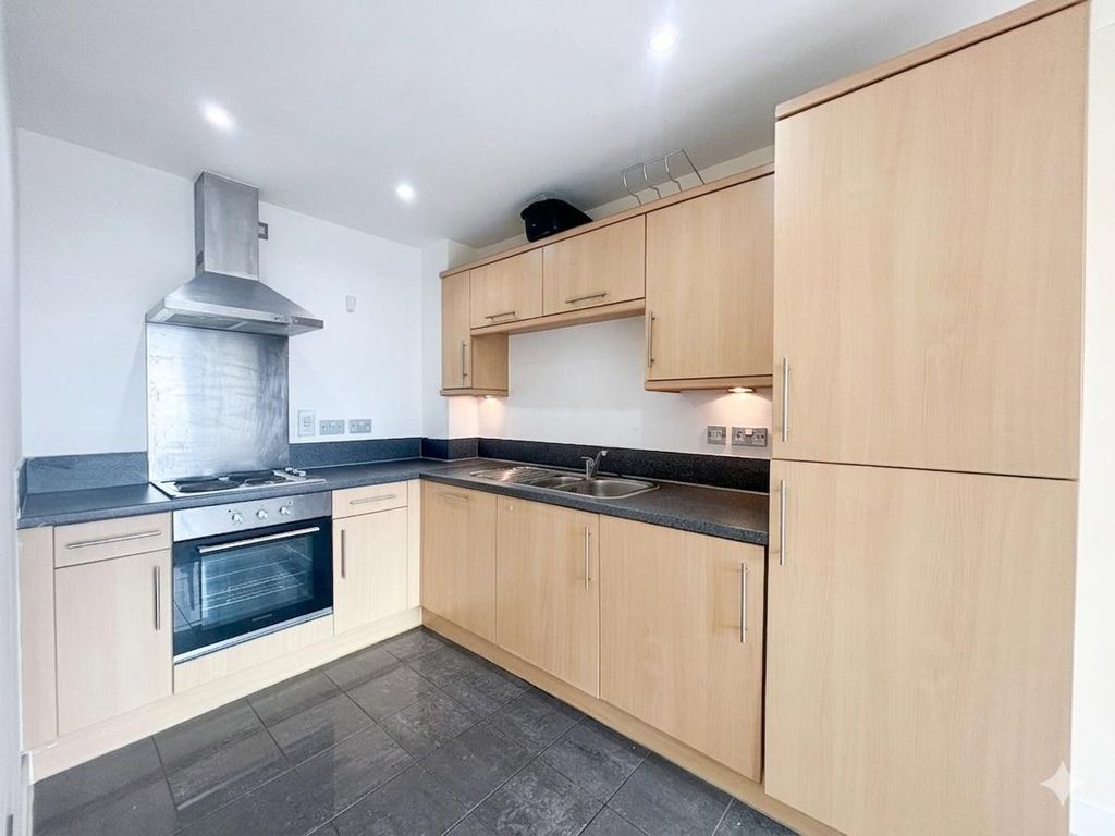 Property photo 2 of 8 Kitchen