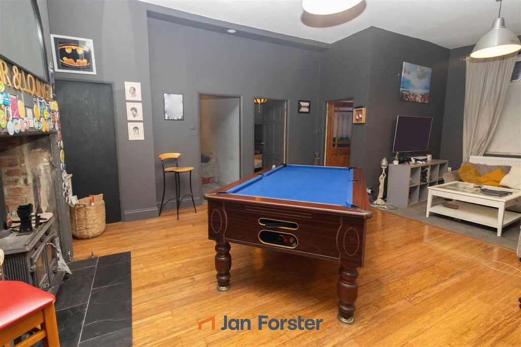 Property photo 2 of 9 Open Plan Living